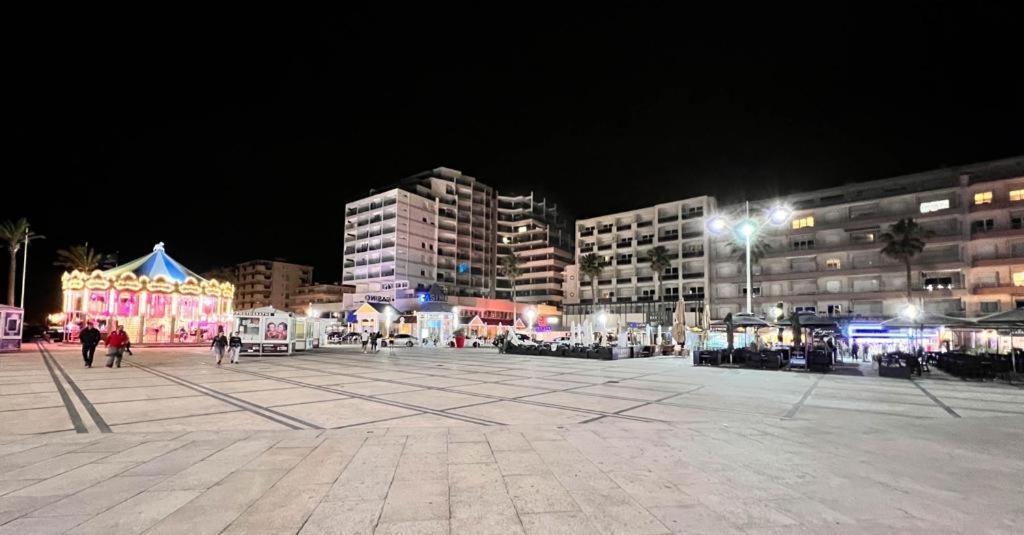 Appartement Vue Mer Parking Prive Place Med Canet-en-Roussillon Exterior photo